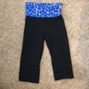 Victoria’s Secret Pink Capri yoga pants